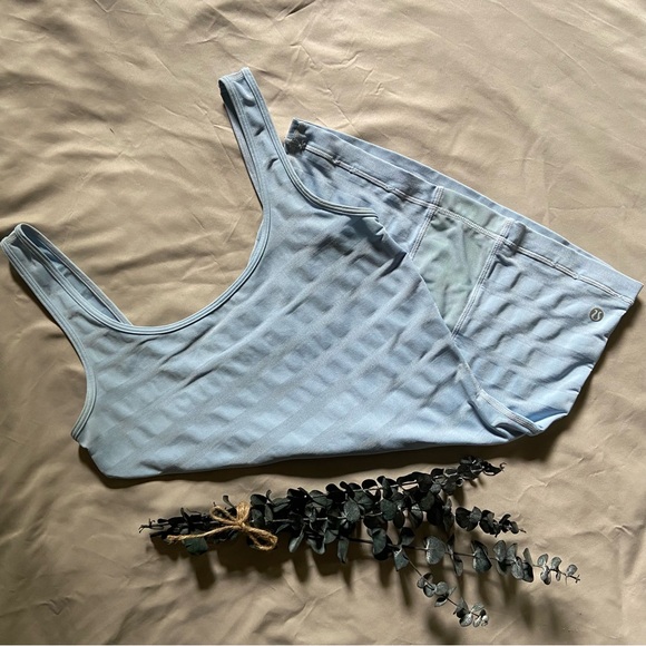 Lululemon / Tank Top - Picture 2 of 9